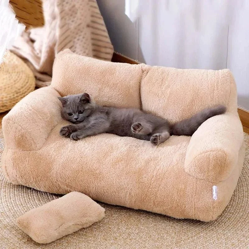 Plush Winter Cat Sofa Bed – Winter Warmth for Cats & Small Dogs